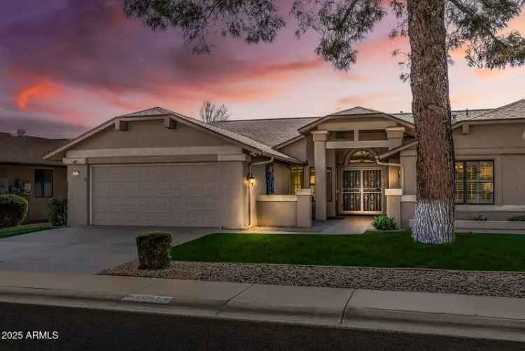 Single-family house For Sale in 13051, West Blue Sky Drive, Sun City West, Arizona