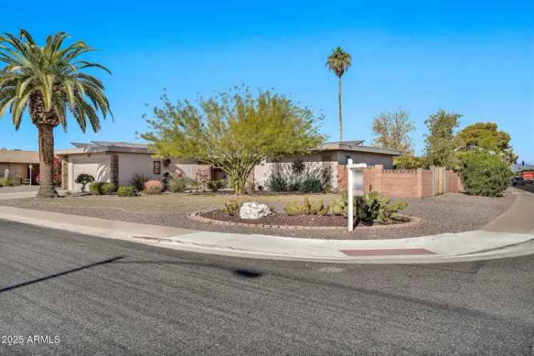 Single-family house For Sale in 10702, West Manzanita Drive, Sun City, Arizona