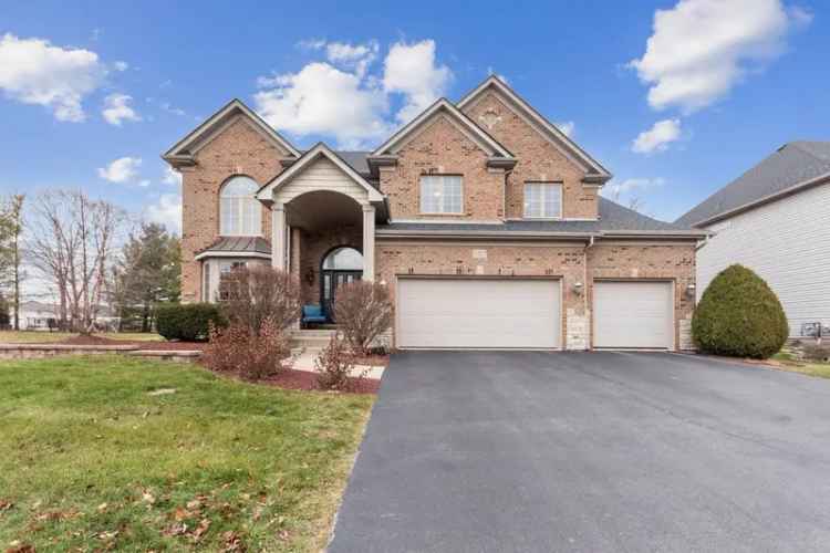 Single-family house For Sale in 3327, Mistflower Lane, Naperville, Illinois