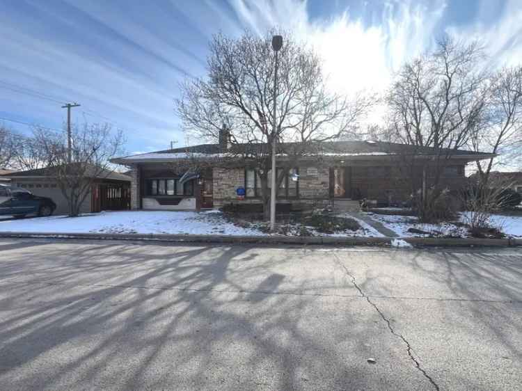 Single-family house For Sale in 11001, South Fairfield Avenue, Chicago, Illinois