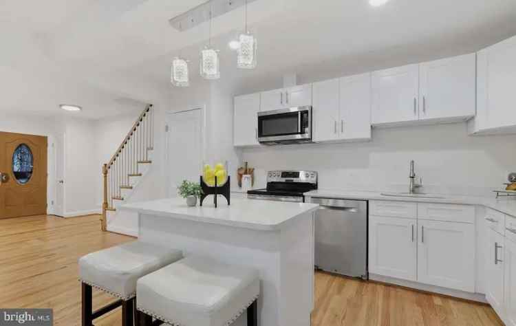 Single-family house For Sale in 212, 49th Street Northeast, Washington, District of Columbia