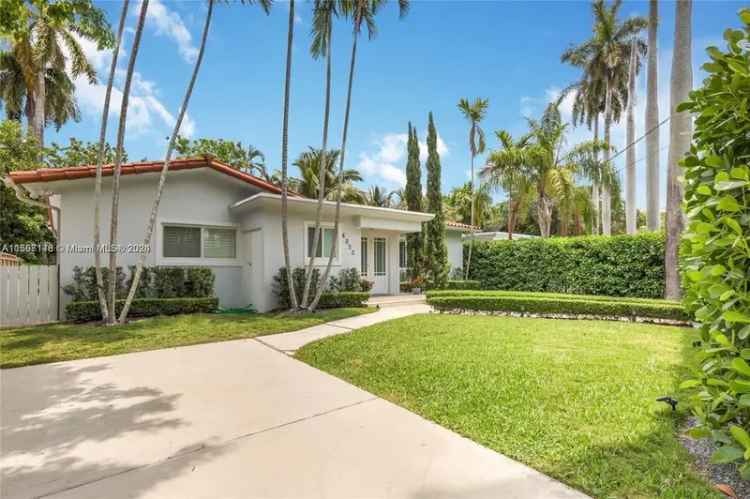 Single-family house For Sale in 4323, North Bay Road, Miami Beach, Florida