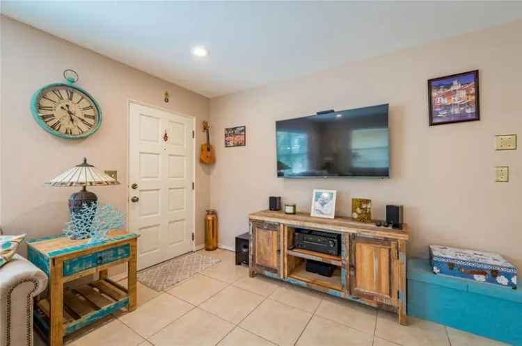 Single-family house For Sale in 8184, 24th Avenue North, Saint Petersburg, Florida