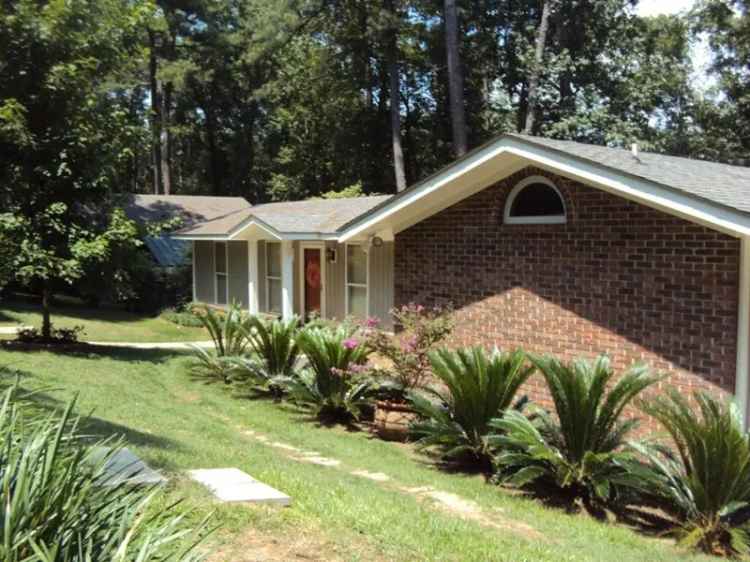 Single-family house For Sale in 250, Ann Drive, Eufaula, Alabama