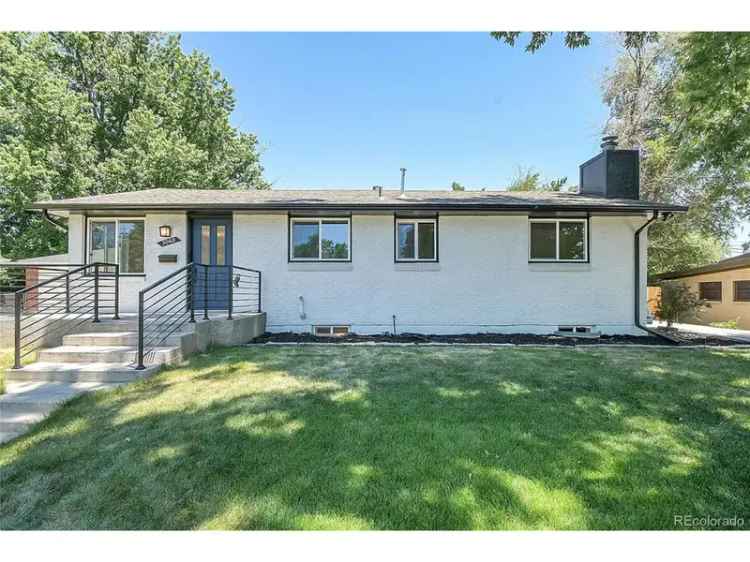 Single-family house For Sale in 5060, South Fox Street, Englewood, Colorado