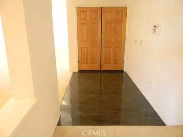 Single-family house For Sale in 14160, Apple Creek Drive, Victorville, California