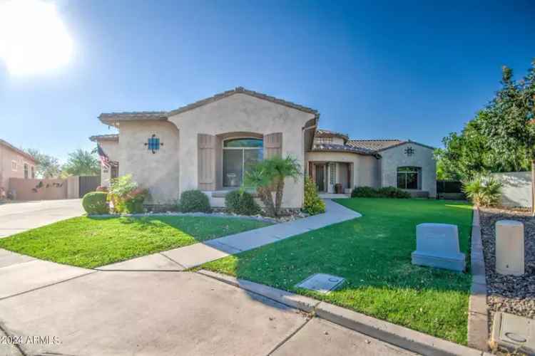 Single-family house For Sale in 3010, East Cedar Drive, Chandler, Arizona