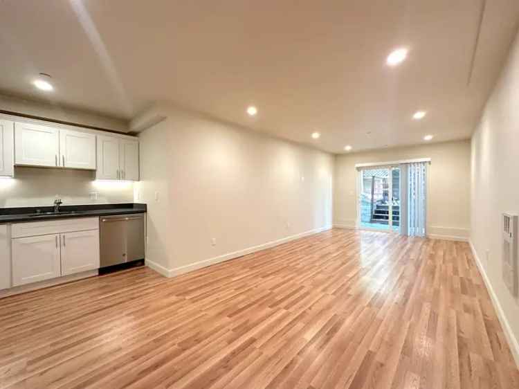 Mid Market SOMA Apartment - Renovated 2 Bedroom