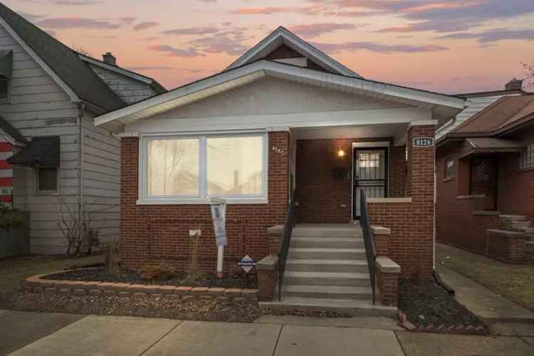 Single-family house For Sale in 8126, South Dante Avenue, Chicago, Illinois