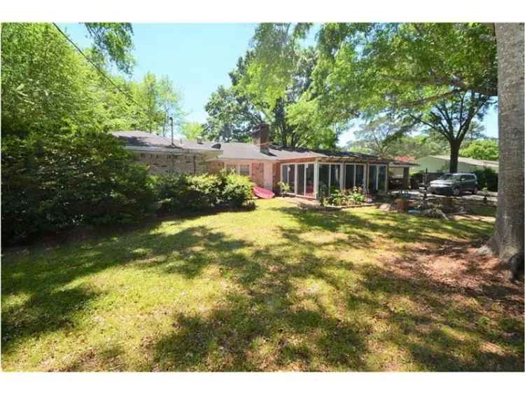 Single-family house For Sale in Mobile, Alabama