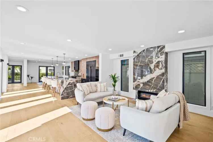 Single-family house For Sale in 231, Via Firenze, Newport Beach, California