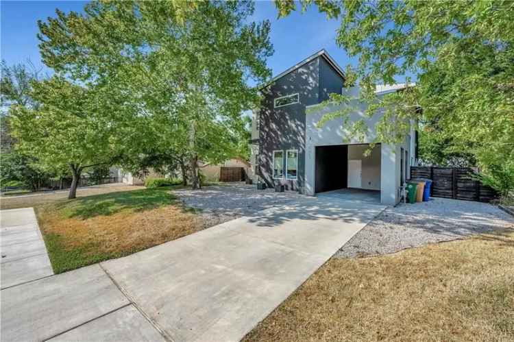 Single-family house For Sale in 705, Plumpton Drive, Austin, Texas