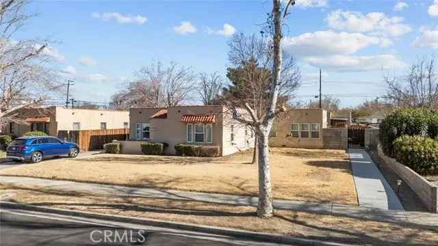 Multi-family house For Sale in 44652, Fig Avenue, Lancaster, California