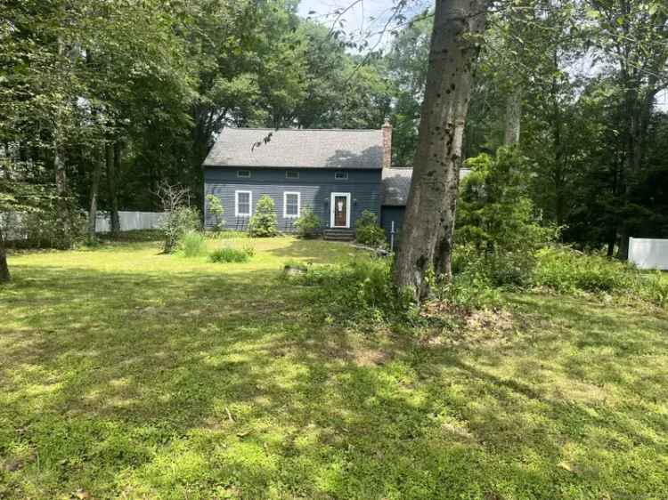 Single-family house For Sale in 51, Standish Road, New Milford, Connecticut