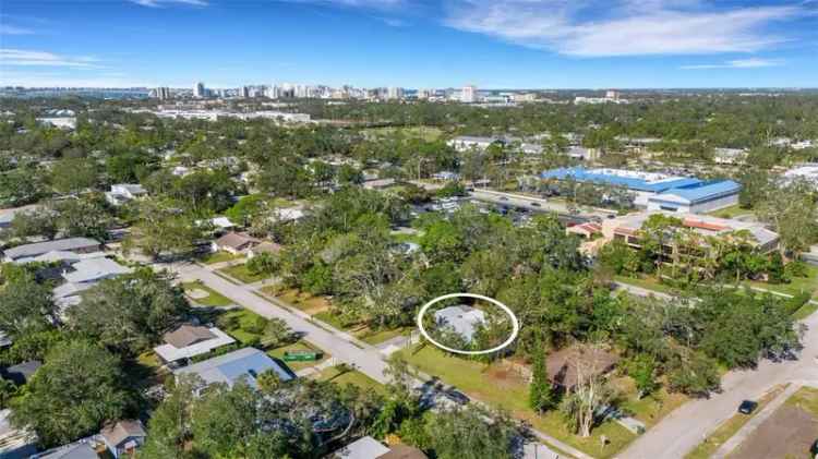 Single-family house For Sale in 2669, Prospect Street, Sarasota, Florida