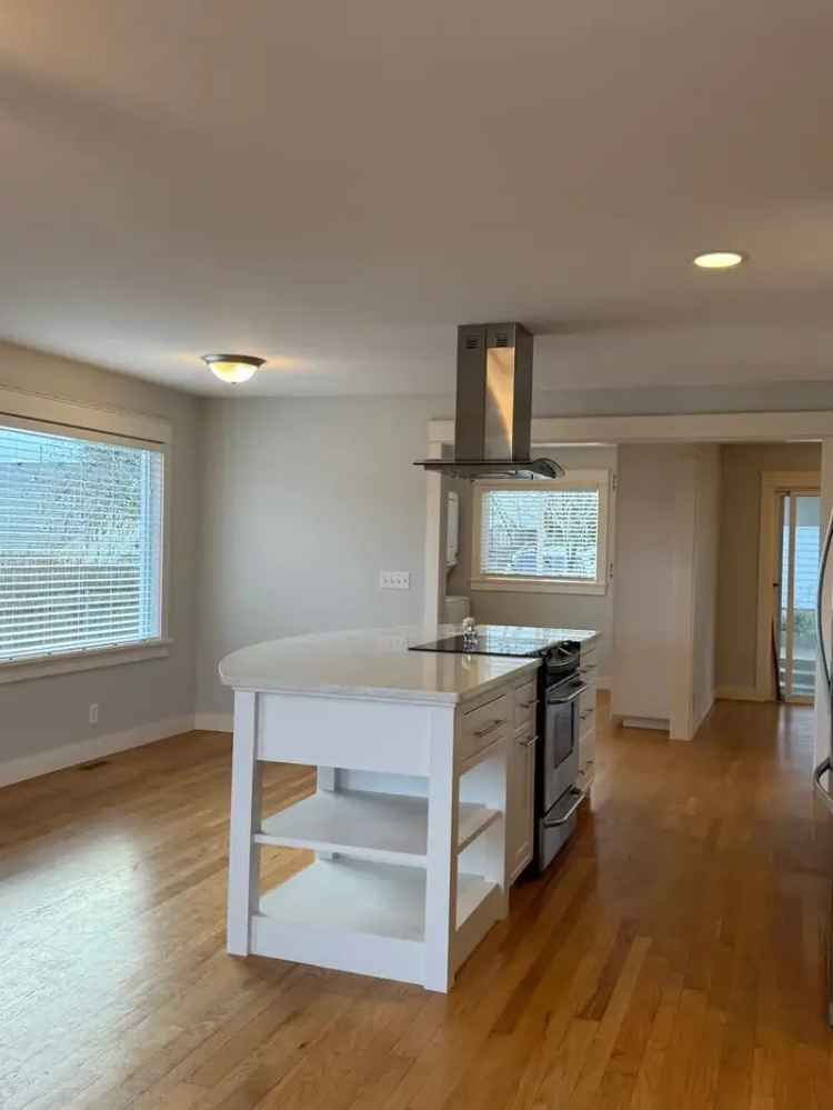 Remodeled 3 Bed 2 Bath Home with Water Views in Manette Bremerton