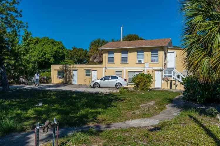 Multi-family house For Sale in 719, 52nd Street, West Palm Beach, Florida