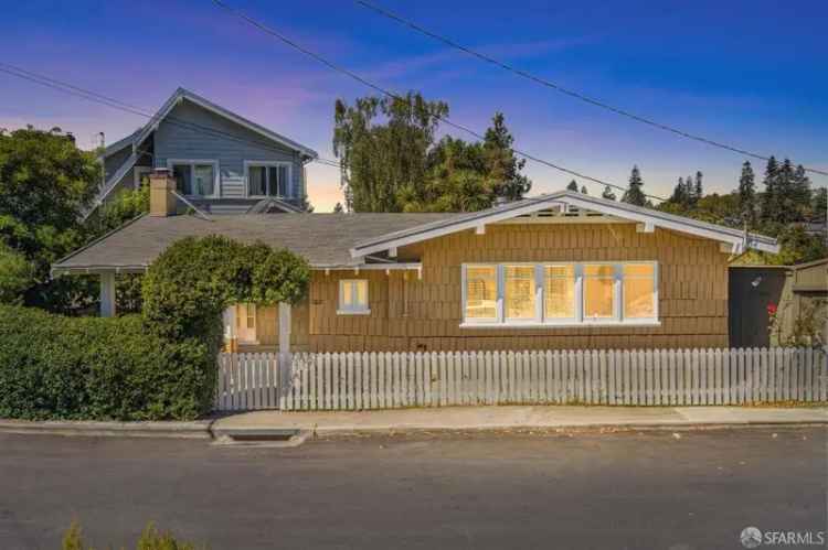 Single-family house For Sale in 1002, Everett Avenue, Oakland, California