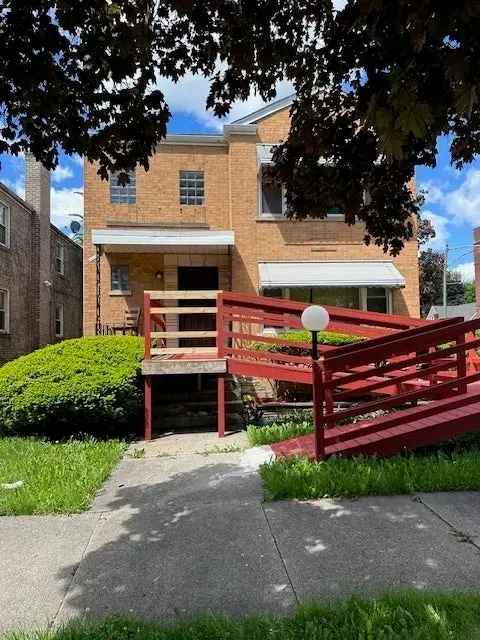 Multi-family house For Sale in 10800, South Doctor Martin Luther King Junior Drive, Chicago, Illinois