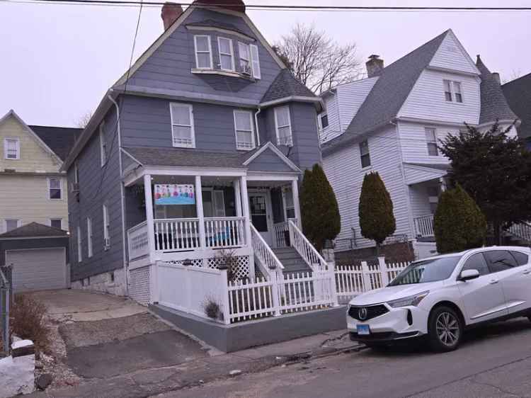 Single-family house For Sale in 232, Hillside Avenue, Waterbury, Connecticut