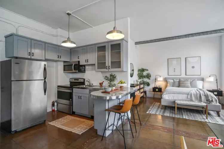 Condo For Sale in 215, West 7th Street, Los Angeles, California