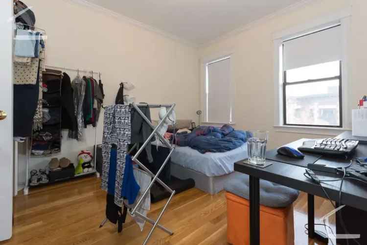 4BR/2BA Apartment near Harvard Ave T - Graduate & Professional Friendly