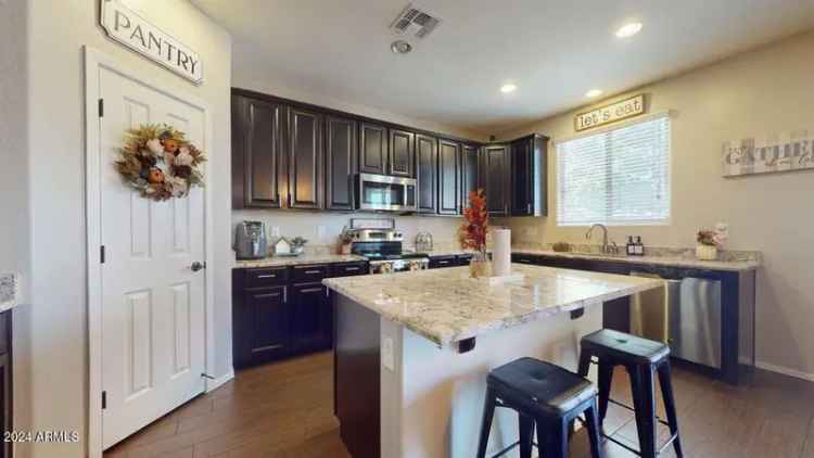 Single-family house For Sale in Phoenix, Arizona