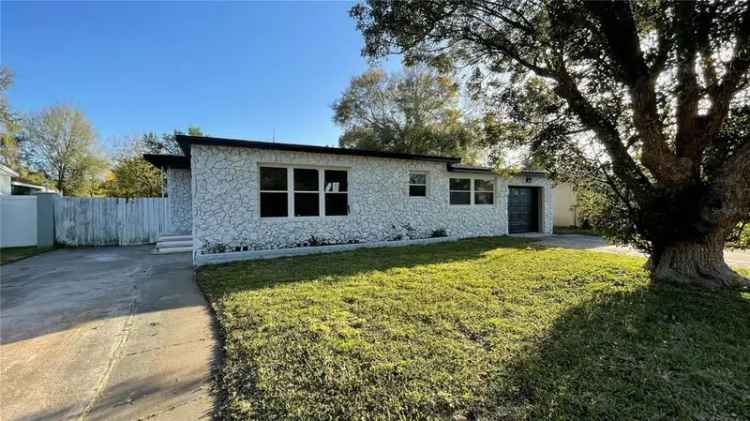 Multi-family house For Sale in Orlando, Florida