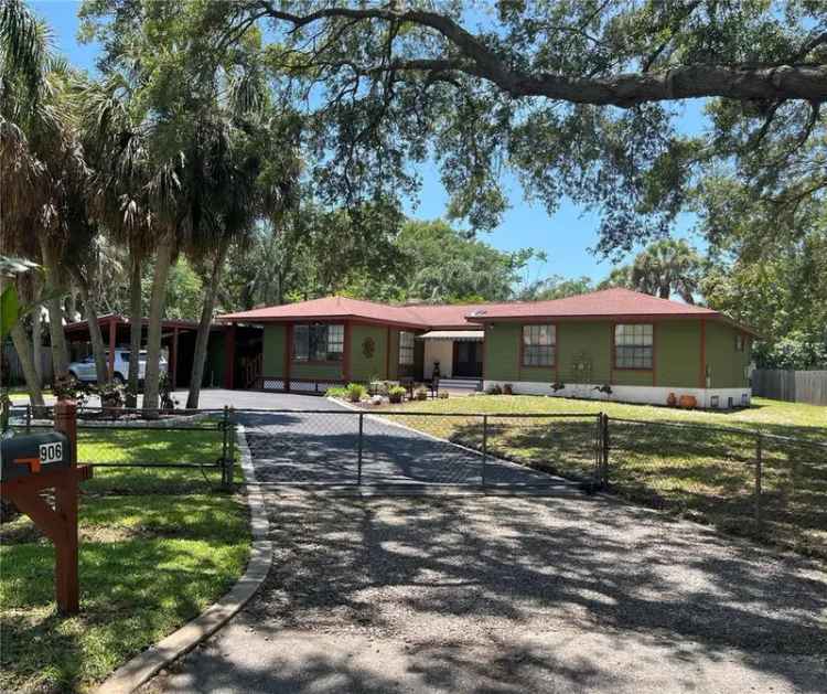 Single-family house For Sale in Bradenton, Florida