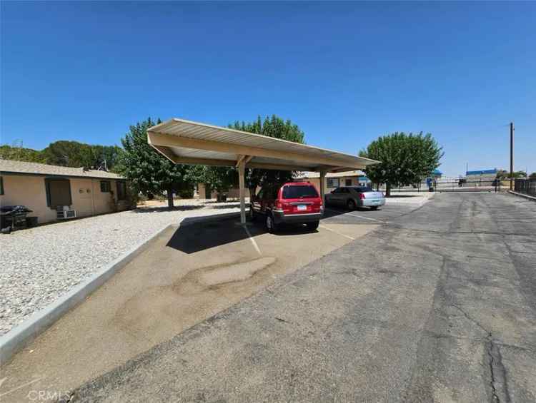 Multi-family house For Sale in 21905, Powhatan Road, Apple Valley, California