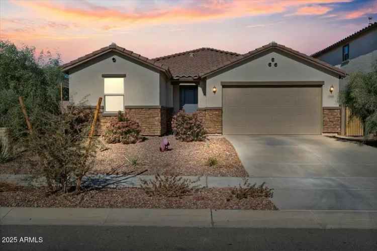 Single-family house For Sale in 17838, West Gambit Trail, Surprise, Arizona