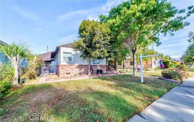 Multi-family house For Sale in 131, North Huntington Street, San Fernando, California