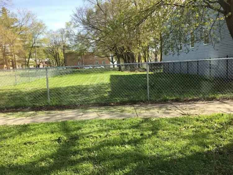 Land For Sale in Chicago, Illinois