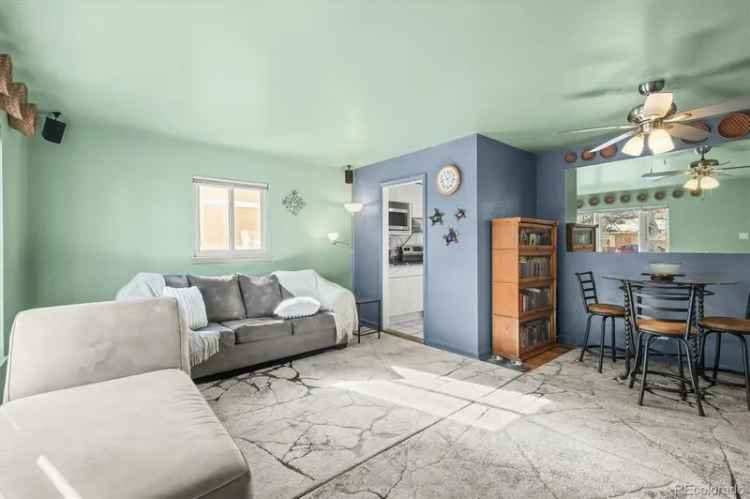 Single-family house For Sale in 1673, Nome Street, Aurora, Colorado