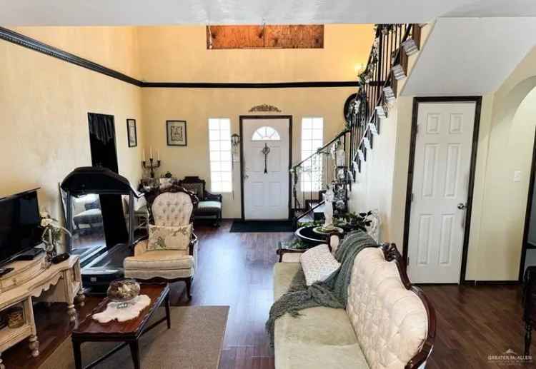 Single-family house For Sale in 823, North 12th Street, Alamo, Texas