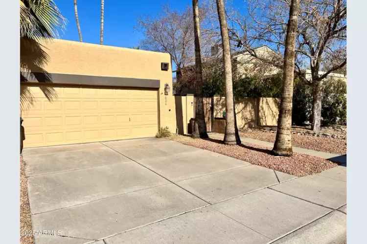 Single-family house For Sale in 1424, East Kerry Lane, Phoenix, Arizona