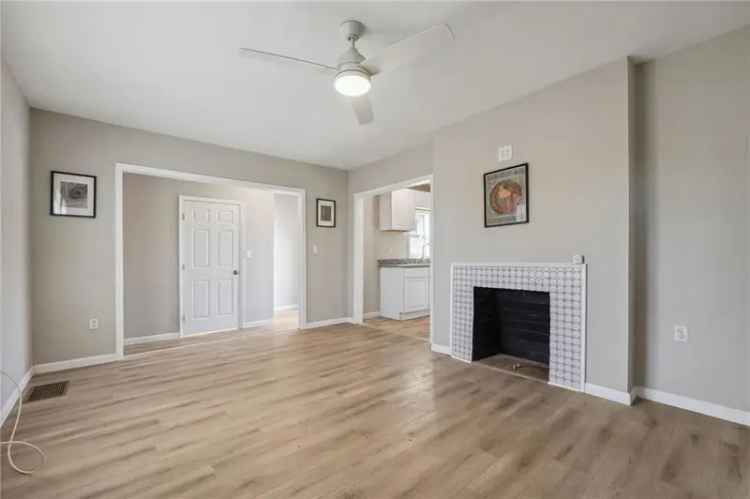 Single-family house For Sale in 1591, Athens Avenue Southwest, Atlanta, Georgia