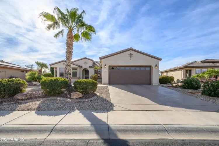 Single-family house For Sale in 16933, West Oasis Springs Way, Surprise, Arizona