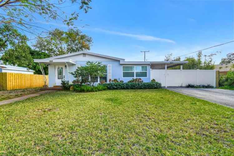 Single-family house For Sale in 1446, West Perry Street, Lantana, Florida