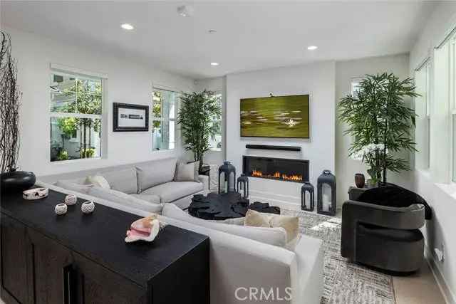 House For Sale in Newport Beach, California