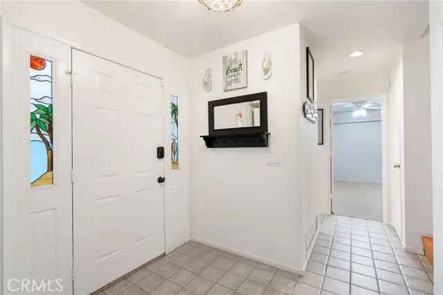 Single-family house For Sale in 7, Surfside Avenue, Seal Beach, California