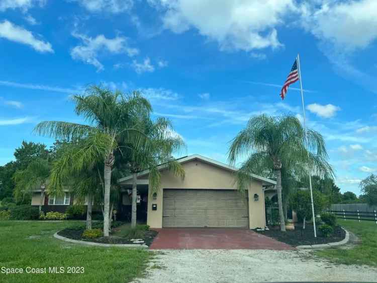 Single-family house For Sale in Palm Bay, Florida