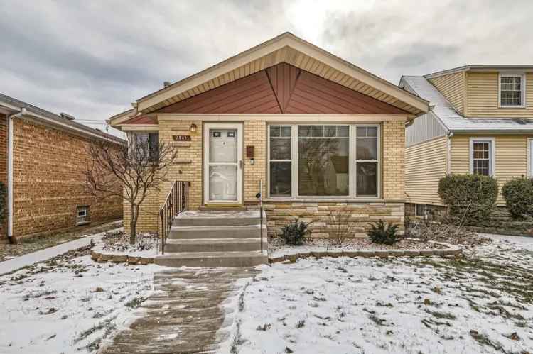 Single-family house For Sale in 2845, West 102nd Place, Chicago, Illinois