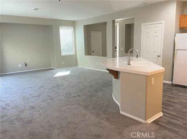 Single-family house For Sale in Lake Elsinore, California