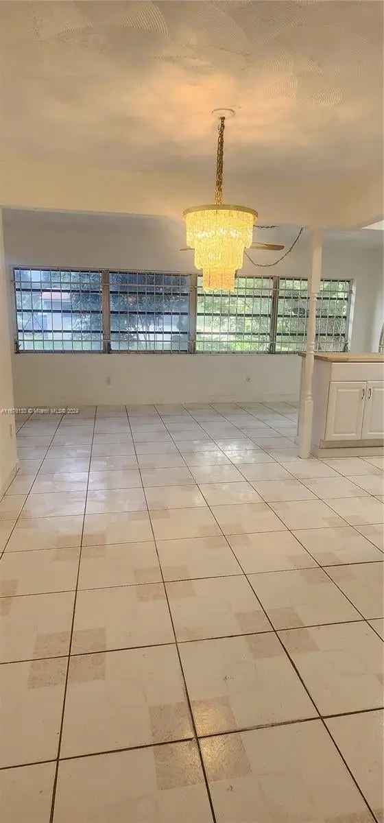 Single-family house For Sale in 1055, Northwest 57th Street, Miami, Florida