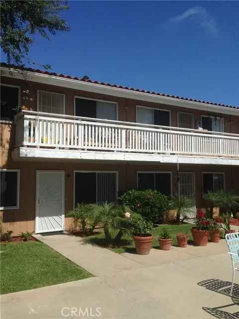 Multi-family house For Sale in 1826, Pomona Avenue, Costa Mesa, California