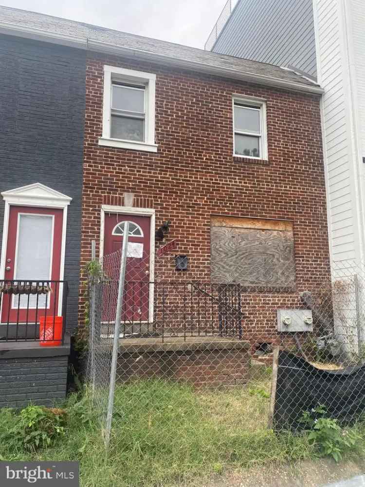 Multi-family house For Sale in 1024, 18th Street Northeast, Washington, District of Columbia