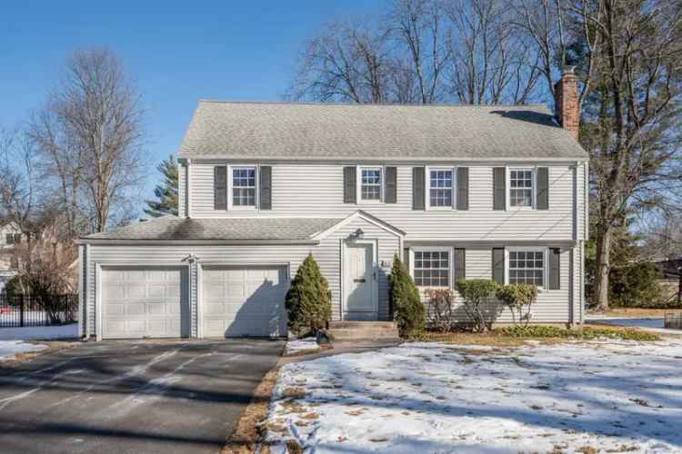 Single-family house For Sale in 42, Brainard Road, West Hartford, Connecticut