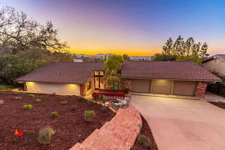 Single-family house For Sale in 4219, Hunt Club Lane, Westlake Village, California