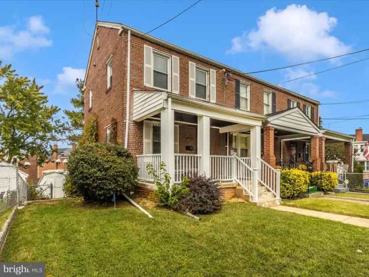 House For Sale in 1915, 21st Place Southeast, Washington, District of Columbia